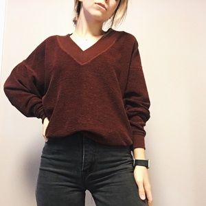 Red V-neck sweatshirt/sweater